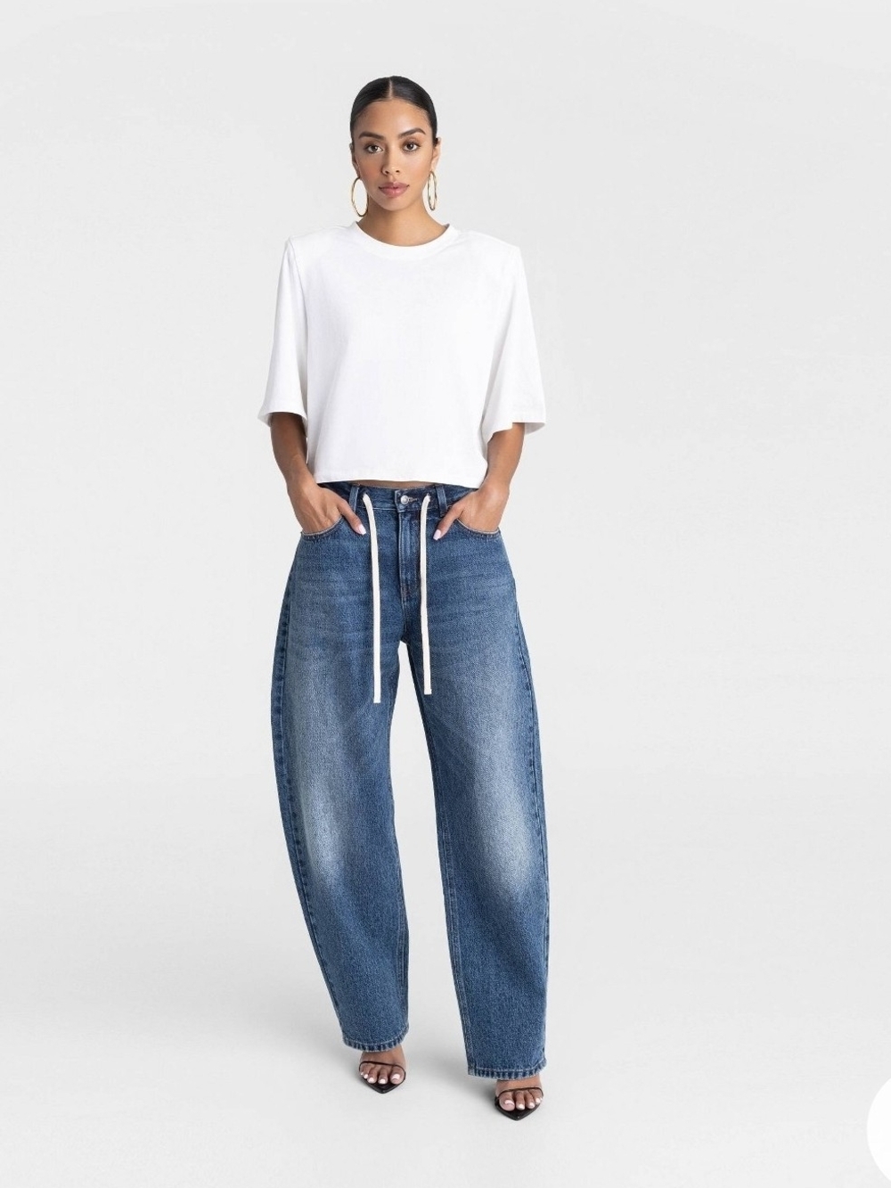 KBB Mid Rise Barrel Jeans The Lynnox  in Dark Size 8